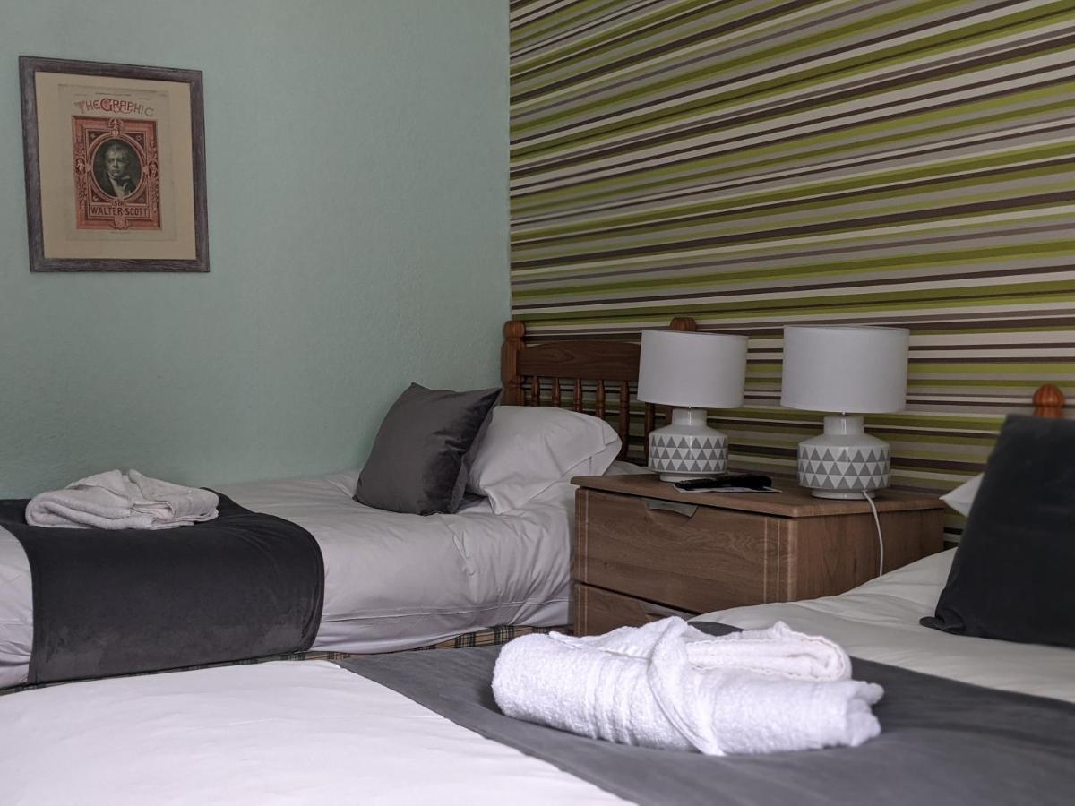 Crown Hotel Langholm Rum bild
